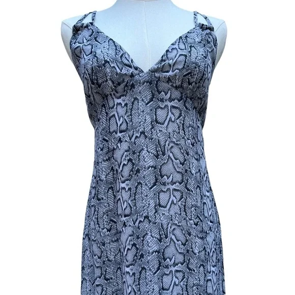 TOBI NWT Black and White Snakeskin Print Maxi Dress Size Small - Picture 2 of 15